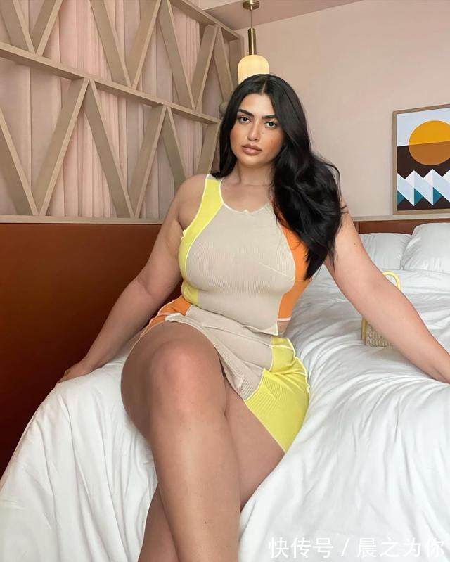 詹娜|大体重的捷克美女，曾经是难民，通过努力“逆袭”成知名模特