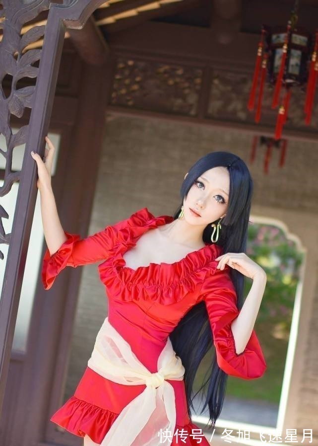 古伊娜|海贼王灵魂cos,主角团竟然全员性转,可惜还是没有娜美身材抢镜