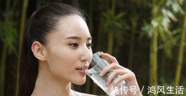 睡眠质量|早上起来要做的第一件事，不是喝水，不是上厕所，很多人都没做对