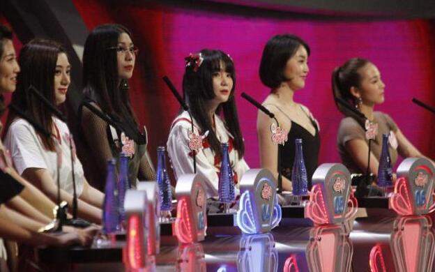 小伙|收废品小伙上非诚勿扰,惨被灭灯还遭嘲笑,孟非:说说收什么废品