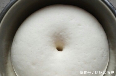  做包子，只加酵母就错了！记得多加“2白”，包子鲜香松软特好吃