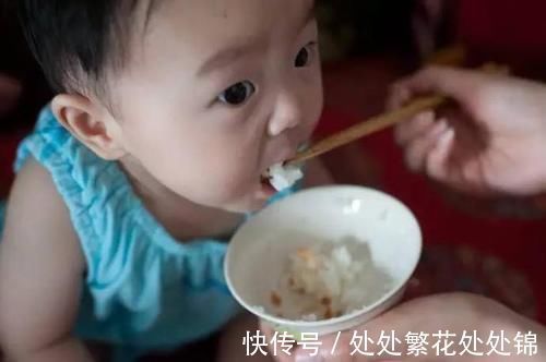 辅食|宝宝什么时候该吃肉？肉类摄取太晚不利于宝宝发育，吃肉也有讲究