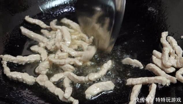 炒肉时,别只知道加淀粉!学会这2招,肉又香又嫩不粘锅!