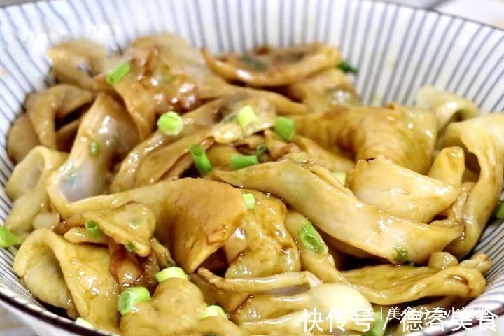 立秋后，此面食要多吃，5块钱做一锅，劲道爽滑，比牛肉面还好吃