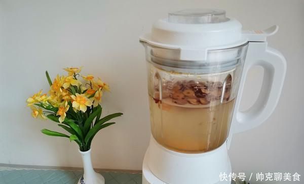 大枣|65岁奶奶坚持二十年，每天都喝的东西，眼睛不花，腿脚也有劲