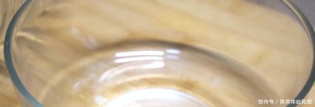 美味的蛋糕上下颠出气泡,电饭锅就可以,快来试一试