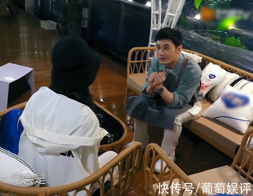 趙麗穎|趙麗穎回歸《中餐廳5》，黃曉明反應(yīng)太搶鏡，兩人關(guān)系如何很顯然