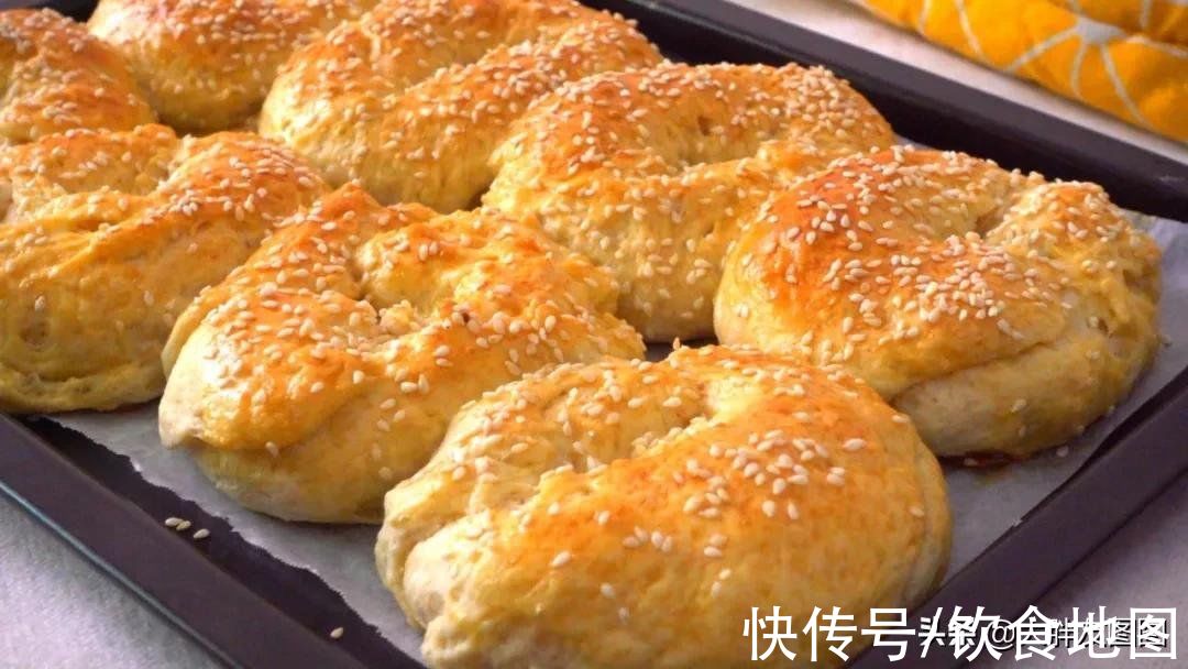 揭秘！芝麻卷面包的做法，太简单了，外脆里松，不用再出去买