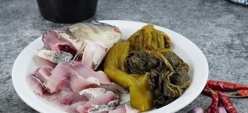 腌酸菜我有窍门,记住这3点,酸菜不起沫不长白,放一年也不坏