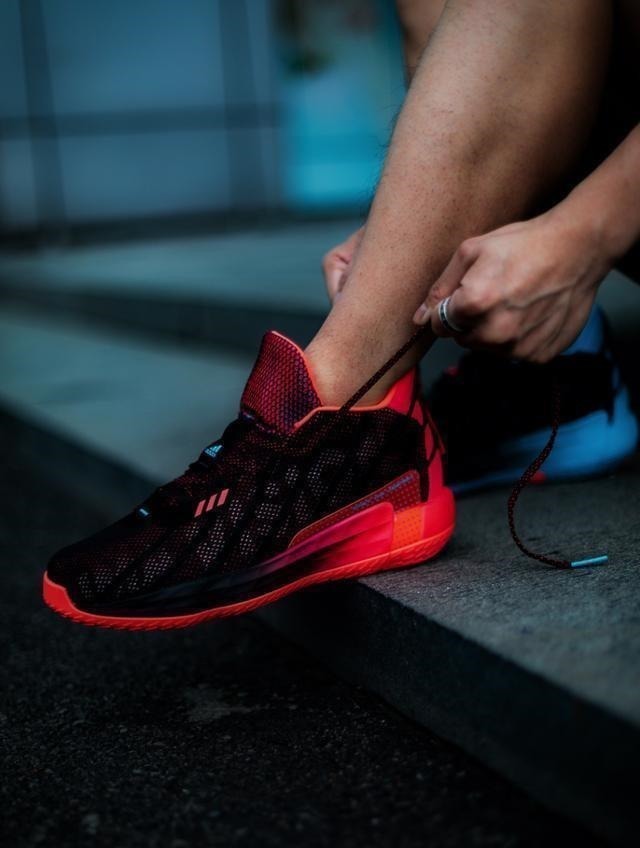 visionary 鸳鸯撞色+裸眼3D!上脚这双鞋,谁都忍不住多看两眼