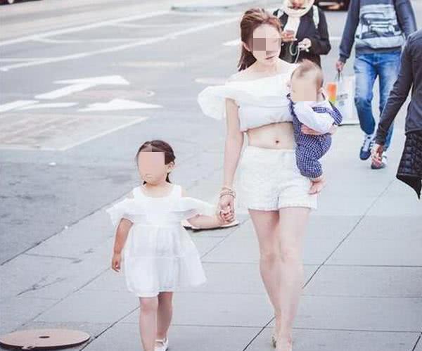 “你妈妈裙子这么短,不害臊”宝妈盛装参加家长会,孩子却被嘲笑