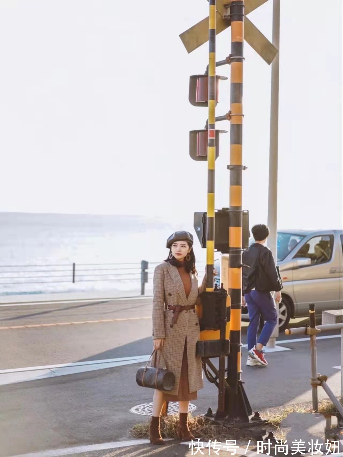 搭配|大衣怎样穿才更显“贵”?学会同色系搭配,随便穿都是大牌范