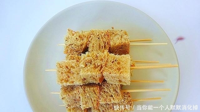 这是孩子最喜欢的早餐,10分钟上桌,香甜酥脆,每次至少吃5串!