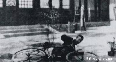 尽显|末代皇帝溥仪生活照：骑自行车摔跤，和泰戈尔合影尽显高贵！