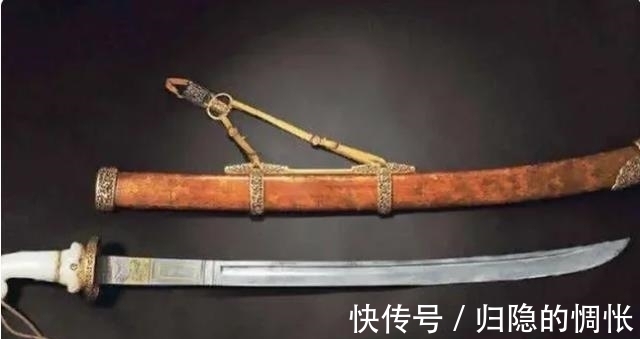 宝刀@老人500万出售祖传宝刀，专家失望指责，老人：你们没资格指责我