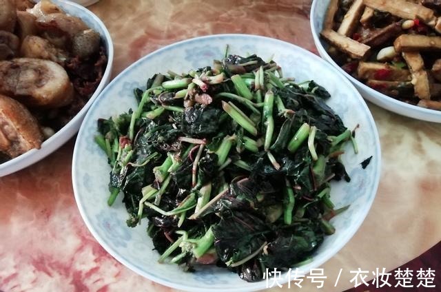 奶奶|孩子过生日,奶奶做了一桌菜,朋友圈火了,网友:我也想过生日了