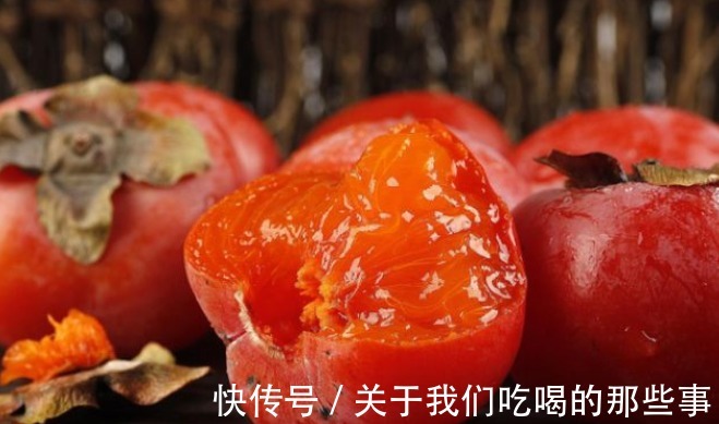 柿子的正确“吃法”,不用撕皮,果农教你2个方法,不流汁不脏手