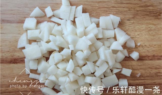 入秋后有钱没钱，要常吃这碱性水果，锅里一熬，清甜Q弹又润喉