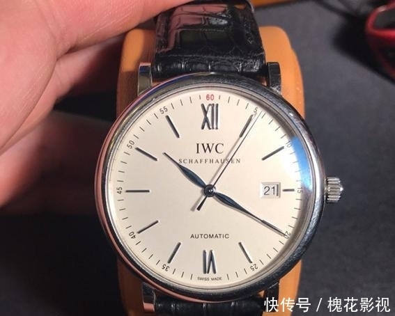 正装|夏季领略正装表典雅美,万国“巅峰”之作柏涛,不仅实用还接地气