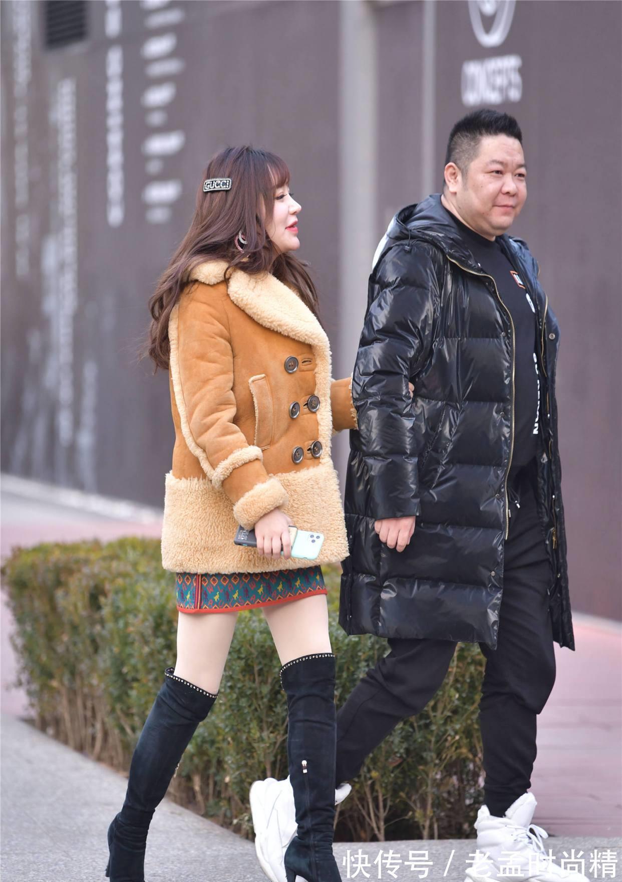 搭配 时尚街区常见的过膝靴,如何在冬季搭配出精致的效果