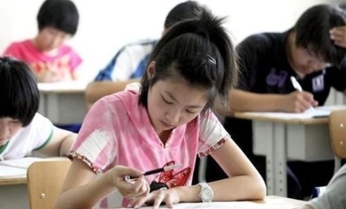 学生#网红字体“柚圆体”出现,书写工整又清新,老师也被这种字体圈粉