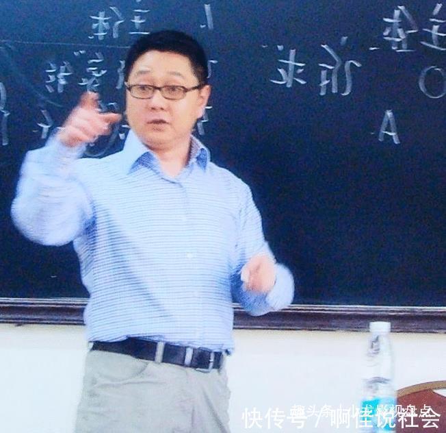 萬人|張紹剛的毀滅史從“央視名嘴”到“萬人唾”，他經(jīng)歷了什么