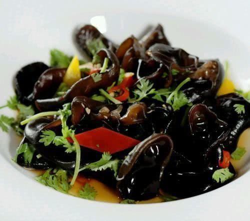 满脸皱纹|黑木耳加一宝,常吃气色好了,子宫干净了,不想满脸皱纹可试试