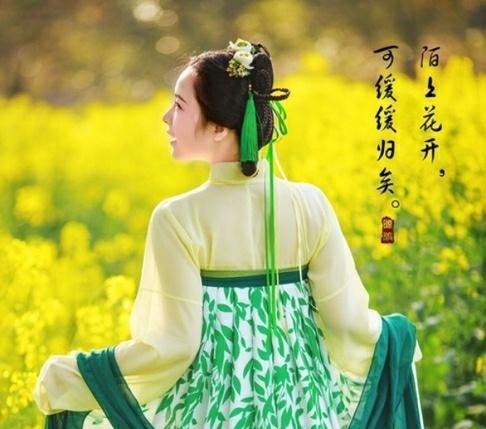 吴氏#一国君思念发妻,写了一封仅七个字的信,却诞生成语“陌上花开”