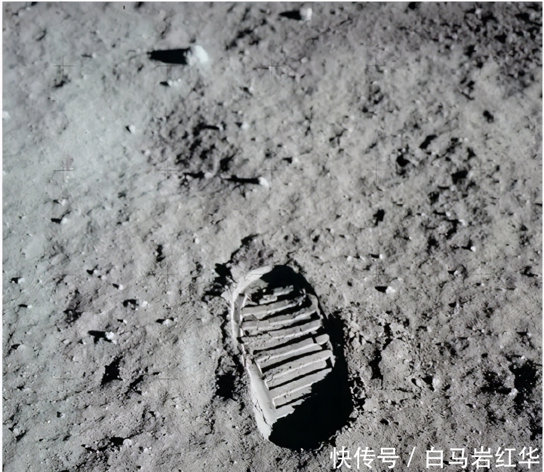 宇宙天体有颜色吗?为了解答,有人把相机带上了太空