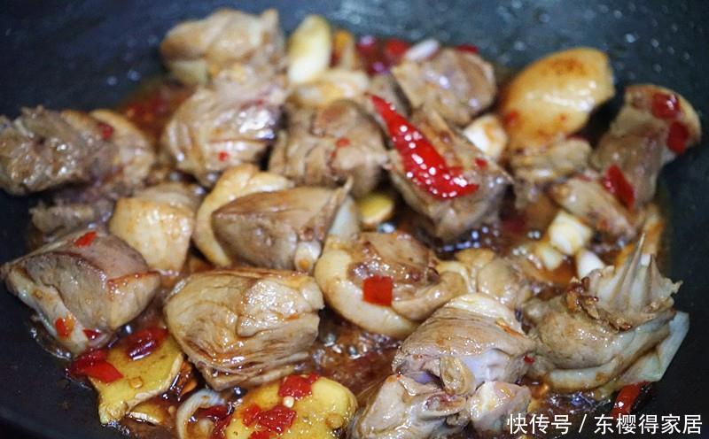 这两样食材搭配味道很赞,闻起来香,吃起来更香