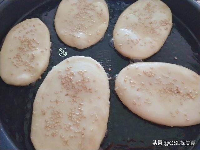 早餐,我家爱吃这个饼,不醒面,不发面,出锅层次分明,外酥里软
