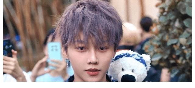 爆款|《打卡吧吃貨團》官宣，劉雨昕楊迪加盟，純粹美食節目，或成爆款