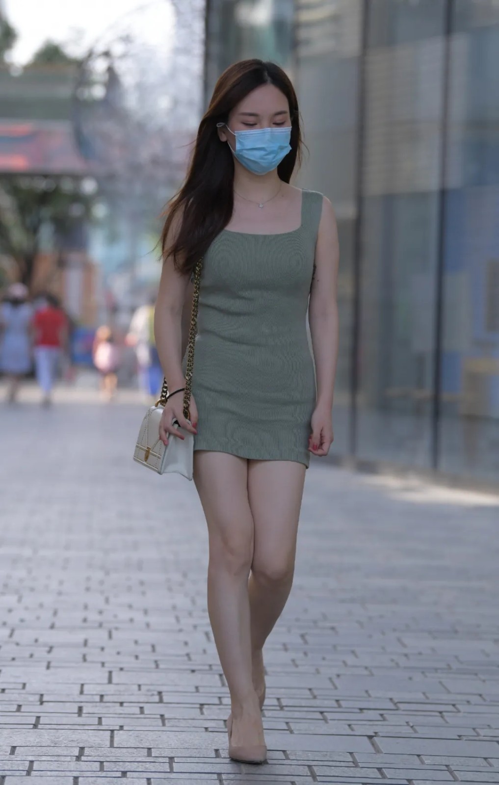 女生 时髦大气的穿搭方法,温婉优雅极具魅力,清爽抢眼十分出彩