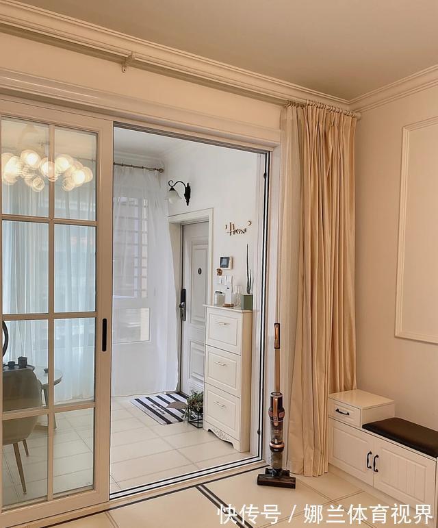 墙面|她家88平米,进屋就被阳台迷住了,全屋更是温馨又治愈,好舒服