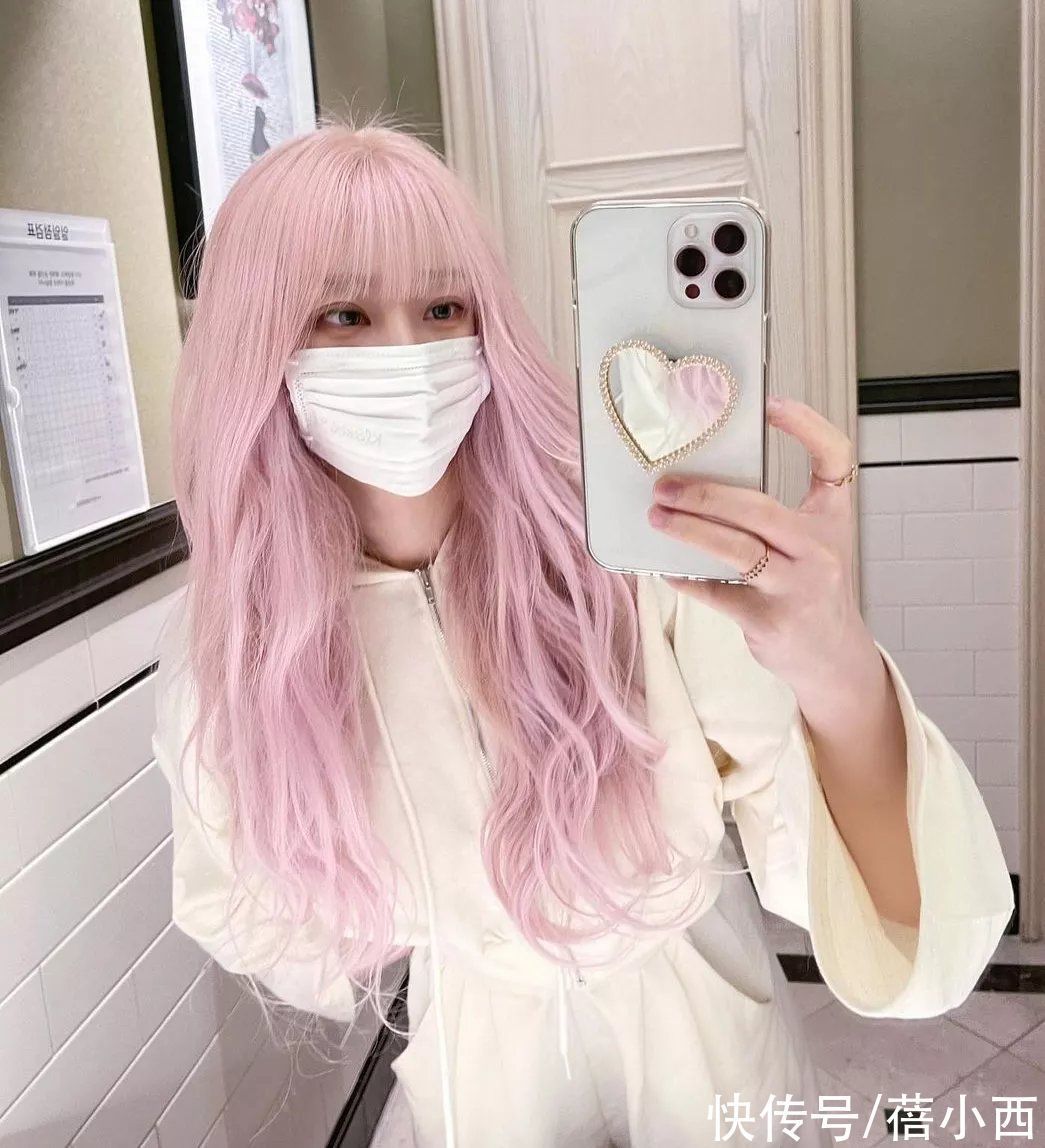 发型 今秋别留黑长直了,试试这“4种”气质发型,减龄还显脸小