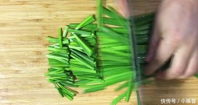 一道素鲜三丝,鲜嫩爽口,补钙清淡又有营养,特别解腻好吃