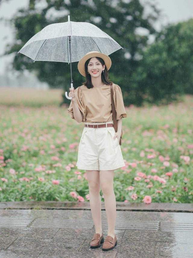 平底鞋|小个子和微胖穿搭如何避雷?条纹衫搭配半身裙,能提升气质还洋气