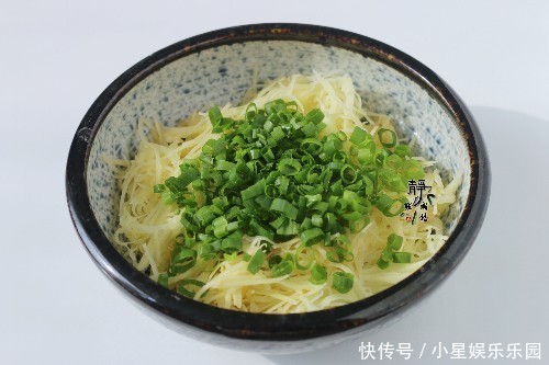 土豆|土豆如此做，柔软香嫩，是菜又是饭，快手早餐，它是首选