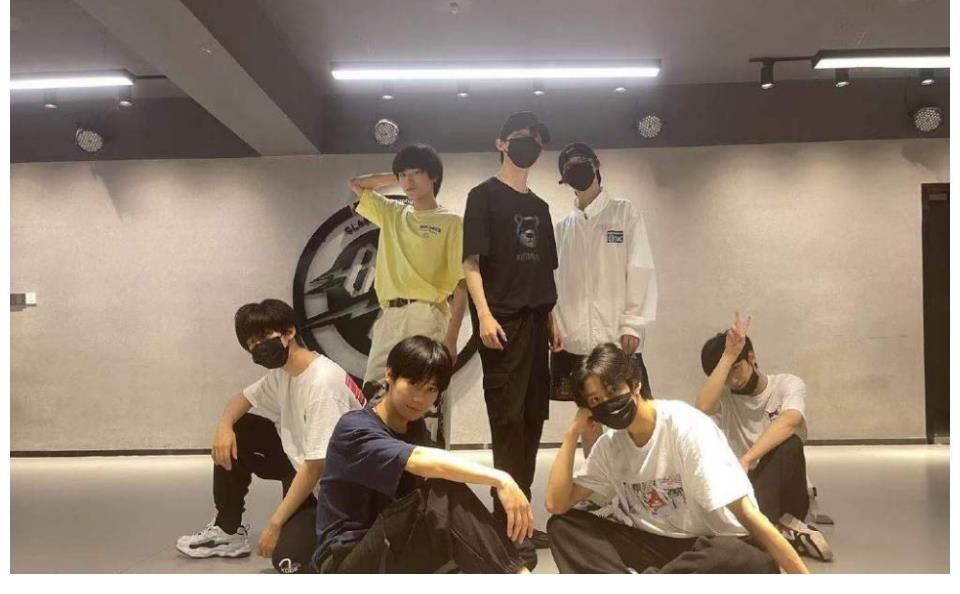 丁程鑫|时代少年团的团综《夏日少年派》没了,只剩丁程鑫张真源录制,马嘉祺疑停工复读