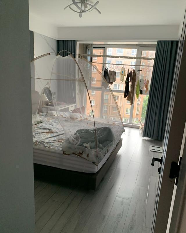 墙砖|搬新家入住一个月,整个空间灰色调很耐看,墙面贴瓷砖非常耐脏