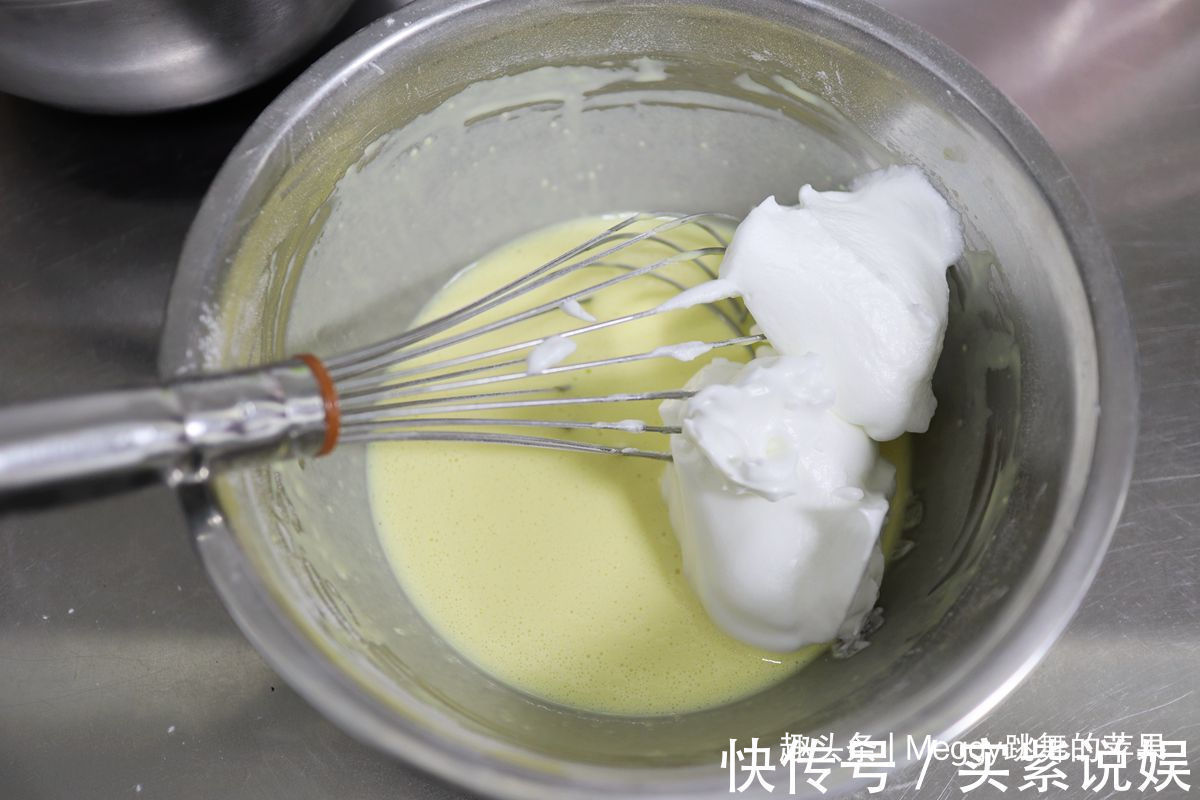 细砂糖|无油少糖的酸奶蛋糕,口感清爽还低脂,成本6元比轻乳酪蛋糕划算