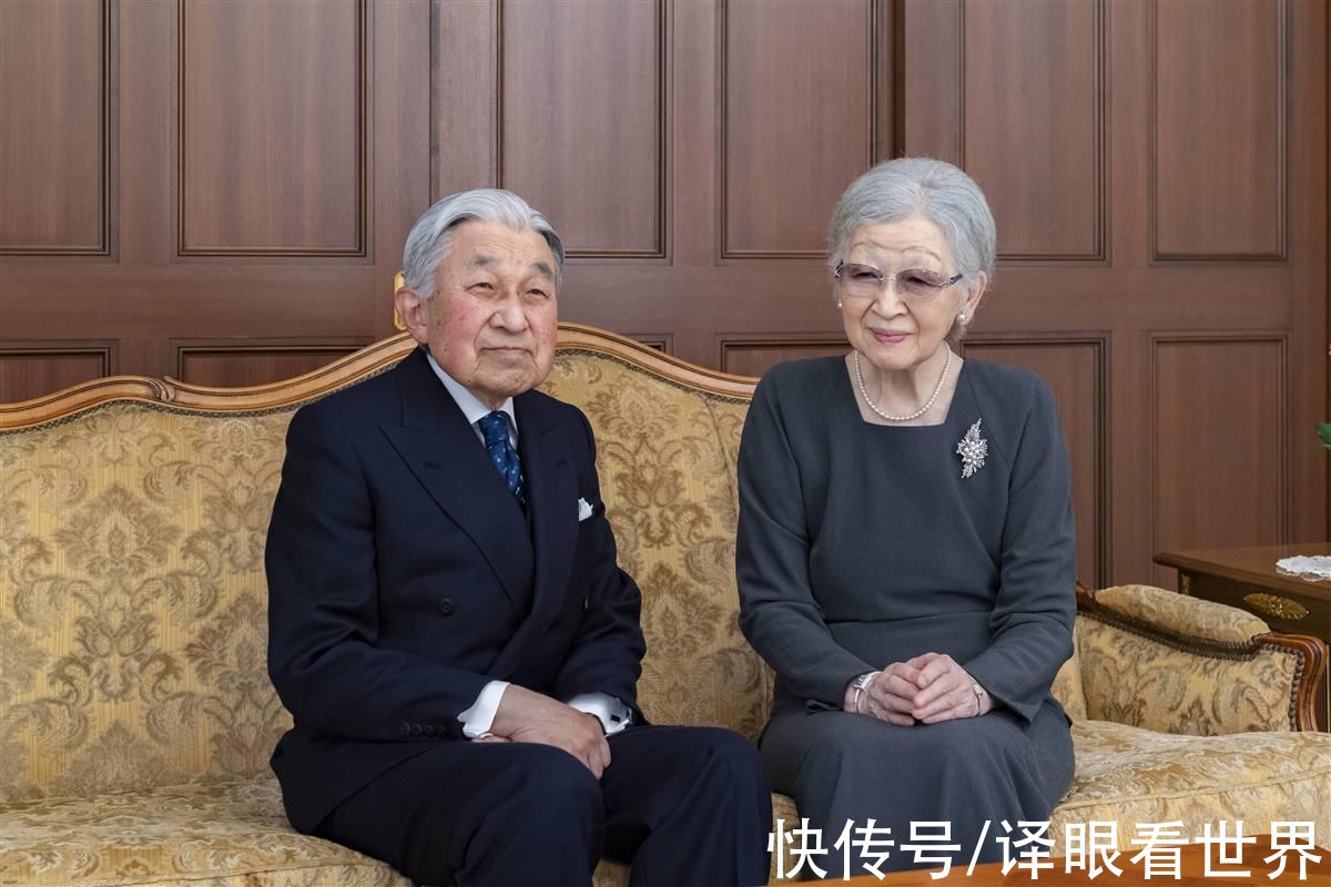 皇居|日本天皇一家久违亮相，雅子皇后造型高级，爱子打扮老气却大方