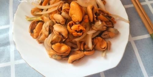 3月海虹正肥美，2块钱一斤，做法简单鲜嫩营养，比肉都好吃，真鲜