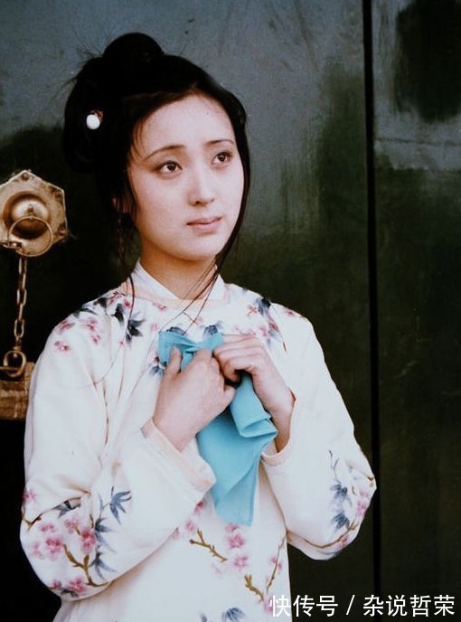 晓旭&红楼梦林黛玉的服饰都超美,每一件穿在陈晓旭身上都宛如天仙下凡