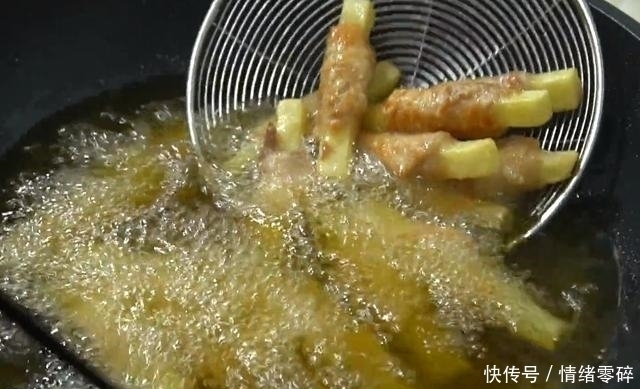 土豆新吃法,不炒不用炖,酸甜又开胃,孩子三天两头点名吃,解馋