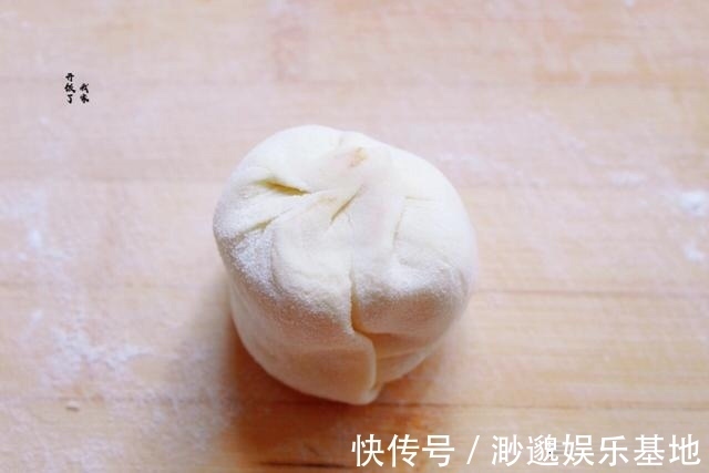 芝麻酱|酥到掉渣的烧饼,平底锅就能做,每次一斤面,咸香酥脆,出锅必光