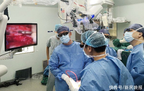 骨伤科|患者椎管内潜藏巨大肿瘤 龙华医院骨伤科团队精心治疗除隐患