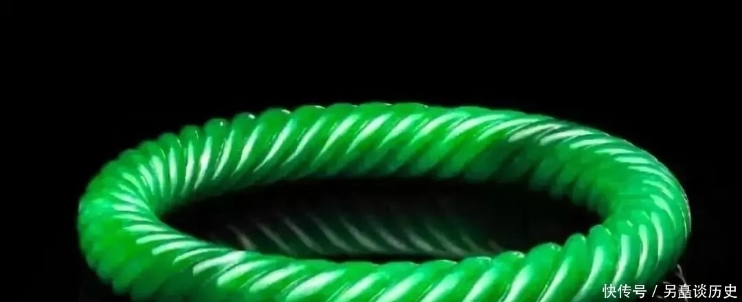 宋美龄|宋美龄一生痴迷的两只手镯,单品价值早已过亿