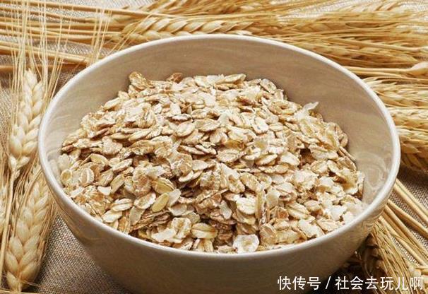 筋骨|年纪大了骨质疏松,4种食物每天吃一点,强筋骨比钙片还有效