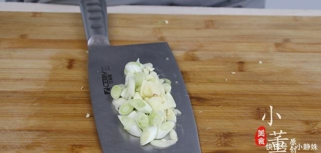 2张豆皮,3个青椒,做出来的青椒豆皮,好吃又美味